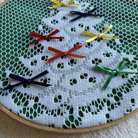 Vintage Lace Doily Christmas‎ Tree Embroidery Hoop Wall Decor cottagecore - Picture 2 of 6